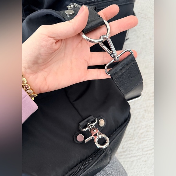 TONY BIANCO Naomi Black Duffle Over Night Travel Bag Large BRAND NEW - Picture 11 of 16